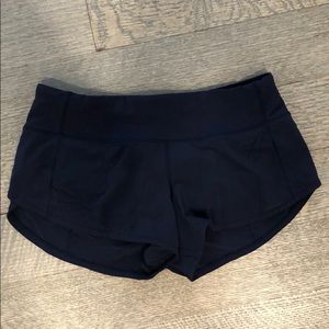 lululemon size 4 navy blue shorts 2.5 inseam